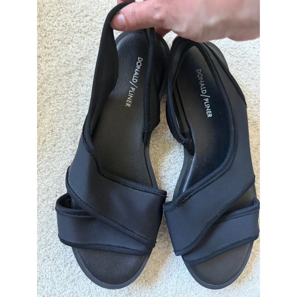Donald J. Pliner Barta Sandal 8 Black Neoprene Slingback Platform Sporty Strappy